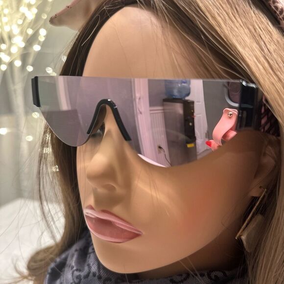 WOMEN’S Puma Sunglasses   - Picture 4 of 8